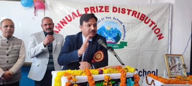 शिमला ग्रामीण: उपायुक्त अनुपम कश्यप ने मशोबरा में कहा, स्कूली शिक्षा भविष्य की नींव है, बच्चे खूब करें पढ़ाई
