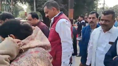 मुरादाबाद: दिल्ली रोड पर सांसद रुचि वीरा ने कुंदरकी विधानसभा उपचुनाव में प्रशासन पर लगाए गंभीर आरोप, कहा- लोकतंत्र की हत्या हुई है