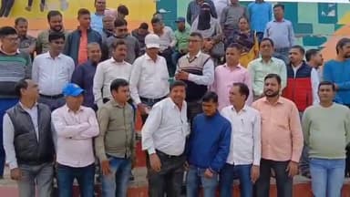 बिहार: बकाया मानदेय और मानदेय वृद्धि की मांग को लेकर श्रम कल्याण केंद्र के मैदान में आवास सहायकों ने आंदोलन की दी चेतावनी