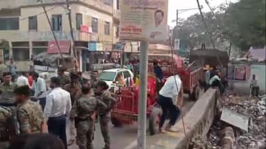 बिहार: सोहसराय के पास नगर निगम द्वारा अतिक्रमण हटाया जा रहा है, अतिक्रमित जगह को मुक्त कराया जा रहा है