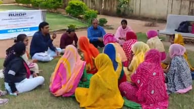 बूंदी: नैनवा रोड रजत गृह पार्क में स्वयं सहायता समूहों के सदस्यों को परियोजना के फायदे बताए गए