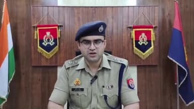 मुगलसराय: चंदौली: एसपी ने भुपाली चौकी पर तैनात दो पुलिसकर्मियों को गोवंश तस्करी में अनुचित लाभ लेने पर निलंबित किया