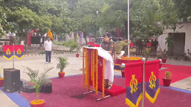 ज्ञानपुर: ज्ञानपुर पुलिस लाइन में आयोजित हुआ पुलिस झंडा दिवस का कार्यक्रम