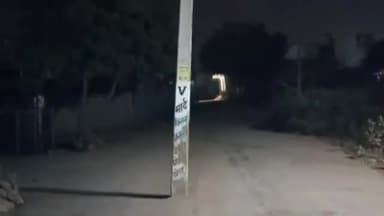 बूंदी: देवपुरा क्षेत्र में आमजन के लिए आफत बना कॉलोनी के मुख्य रोड पर बीचो-बीच स्थित लाइट का खंबा, आए दिन हो रही दुर्घटनाएं