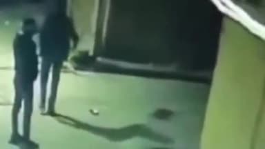 घाटमपुर: घाटमपुर में चोरों ने दो सूने घरों को बनाया निशाना, सीसीटीवी में कैद चोरों का वीडियो हुआ वायरल