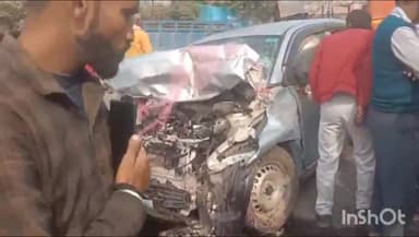 रायबरेली: मालिन का पुरवा स्थित पेट्रोल पंप के सामने बस को ओवरटेक करते समय ट्रक से टकराई कार, दो लोगों की हुई मौत व 4 लोग हुए घायल