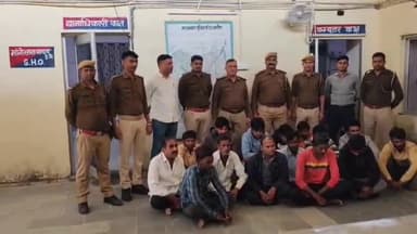 पीपलदा: पुलिस महानिरीक्षक के निर्देश पर इटावा पुलिस ने 3 स्थायी वारंटियों समेत 14 अपराधियों को किया गिरफ्तार