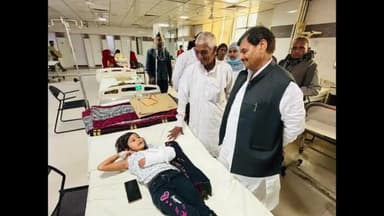 सैफई: सैफई विश्वविद्यालय में मरीजों का हाल जानने पहुंचे सपा के राष्ट्रीय महासचिव शिवपाल यादव