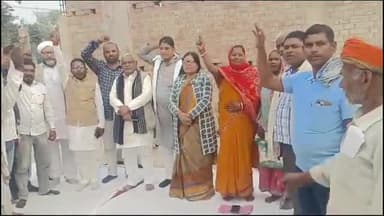 चेरिया बरियारपुर: चेरियाबरियारपुर प्रखंड परिसर के पास भुट्टु साह के आवास पर जनता दल यूनाइटेड की बैठक हुई