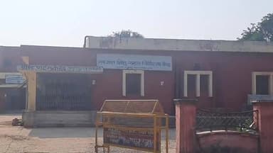 झांसी: मेडिकल कॉलेज में भर्ती एक और नवजात की गई जान, परिजनों का आरोप- नहीं हुआ सही इलाज