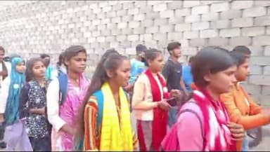 जगदीशपुर: जगदीशपुर में संविधान दिवस पर हस्ताक्षर अभियान, पदयात्रा और क्विज प्रतियोगिता का आयोजन किया गया