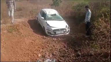 सुनेल: उन्हेल की पहाड़ी पर नीलगाय के सामने आ जाने से कार अनियंत्रित होकर खाई में गिरी, कार सवार 3 जनों को आई मामूली चोटें