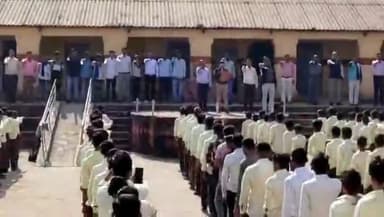 निवाड़ी: पृथ्वीपुर में भीम आर्मी ने हर्षोल्लास से मनाया संविधान दिवस, अंबेडकर को किया याद