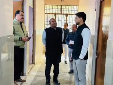 मुरादाबाद: बुधवार को 4:00 बजे सीडीओ ने बेसिक शिक्षा विभाग के कार्यालय का निरीक्षण किया