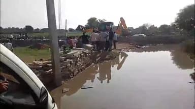 कनवास: हथोना के रास्ते में भरे पानी की निकासी के लिए प्रशासन ने अतिक्रमण पर चलाया पिला पंजा, स्कूली बच्चों को होती थी परेशानी