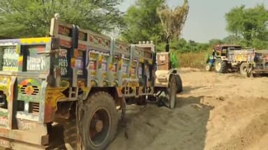 माण्डलगढ़: बड़लियास पुलिस ने बनास नदी में अवैध बजरी पर की कार्रवाई, चार ट्रैक्टर-ट्राली जब्त