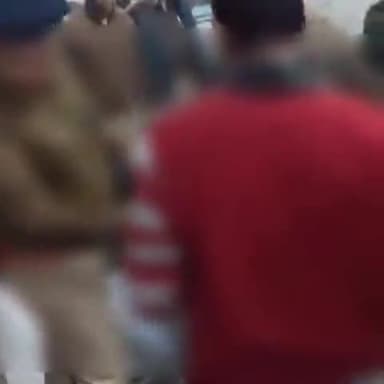 कानपुर: कानपुर सेंट्रल पर ट्रेन में चढ़ने के दौरान दर्दनाक हादसा, युवक के दोनों पैर ट्रेन और पटरी के बीच में आने से कटे