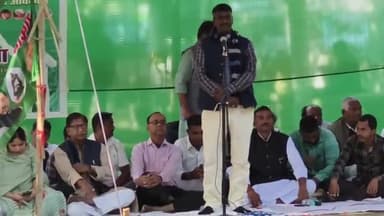 कटिहार: समाहरणालय के सामने राजद का एक दिवसीय धरना, डीएम को सौंपा मांग पत्र