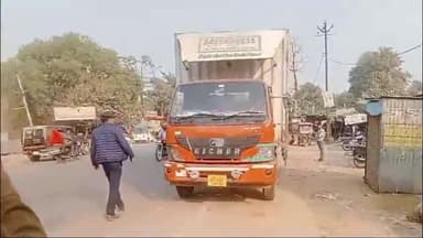 रायबरेली: रायबरेली नगर में यातायात माह के 29वें दिन हाईवे के किनारे गलत ढंग से खड़े वाहनों पर की गई कार्रवाई