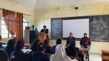 हज़ारीबाग: विनोबा भावे विश्वविद्यालय के स्नातकोत्तर अंग्रेजी विभाग में एक सफल सेमिनार का आयोजन किया गया