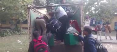 बौंसी: पैक्स चुनाव के लिए मतदान कर्मी प्रखंड मुख्यालय से बैलेट पेपर और मत पेटी लेकर रवाना हुए