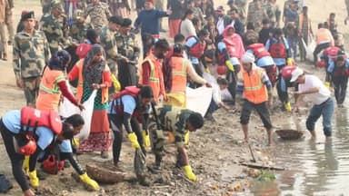 हज़ारीबाग: महिला सशक्तिकरण और स्वच्छ गंगा मिशन के तहत सीमा सुरक्षा बल की महिला राफ्टिंग टीम ने जागरूकता अभियान चलाया