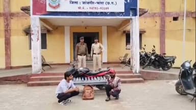 अकलतरा: अकलतरा पुलिस ने 50 पाव शराब का परिवहन करते 2 आरोपियों को किया गिरफ्तार, परिवहन में प्रयुक्त बाइक जब्त