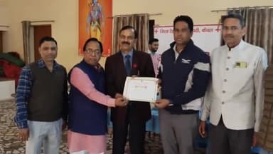 कैथल: रक्तदान महादान: मुकेश अग्रवाल ने श्री सनातन धर्म मंदिर में रक्तदान शिविर लगाया