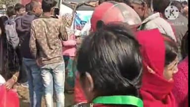 कुढ़नी: कुढनी थाना क्षेत्र में बस रोड पर डिवाइडर से टकराई बस, सवारियां बाल-बाल बचीं