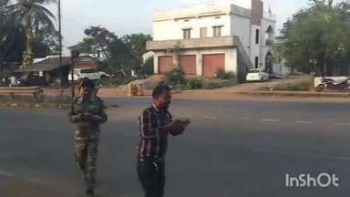 बस्तर: बस्तर थाना पुलिस ने बिना हेलमेट और तीन सवारी वाले दोपहिया वाहन चालकों पर जागरूकता लाने के लिए की कार्रवाई