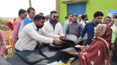 कटकमदाग: हजारीबाग यूथ विंग ने शीतकालीन राहत अभियान शुरू किया, खपरियावां में निःशुल्क कंबल वितरित किए