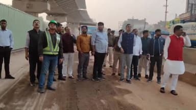 बरौनी: इंडियन ऑयल कॉरपोरेशन बरौनी के आधिकारिक परिसर के सामने रोज लगने वाले जाम का निरीक्षण करने अधिकारी पहुंचे