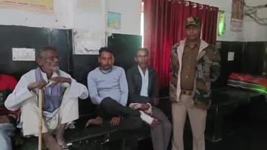 इटावा: इकदिल थाना पुलिस ने 5 वारंटी अभियुक्तों को किया गिरफ्तार।