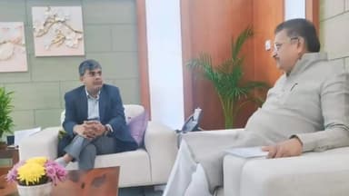 हज़ारीबाग: सांसद ने एनएच प्राधिकरण के अध्यक्ष से मुलाकात की, क्षेत्र के एनएच निर्माण में विलंब और ब्लैक स्पॉट को लेकर ज्ञापन सौंपा