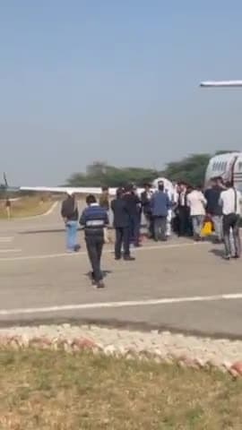 मेरठ: मेरठ पहुंचे डिप्टी सीएम केशव प्रसाद मौर्य:परियोजनाओं का स्थलीय निरीक्षण करेंगे, अफसरों के साथ करेंगे बैठक