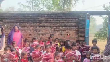 परसिया आंगनबाड़ी केंद्र में किया गया बच्चों के बीच स्वेटर वितरण #chatra #Jharkhand @dc-chatra #Hunterganj #Jharkhand