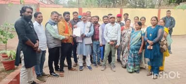 जगदलपुर: बस्तर जिले के राशन दुकान विक्रेता संघ ने खाद्यान्न कटौती को लेकर बस्तर विधायक को सौंपा ज्ञापन