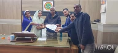 सिंगरौली: कोयला और राखड़ वाहनों के लिए अलग सड़क की मांग, आम आदमी पार्टी की नेता अनिता वैश्य ने उठाई आवाज