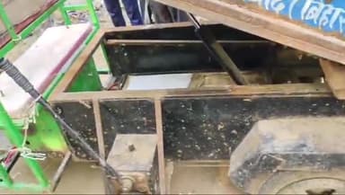 घोसी: सोनमा गांव के पंचायत भवन से चोरी, कचरा वाहन से बैटरी और चार्जर गायब