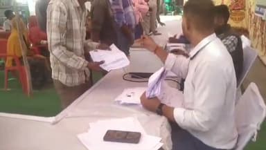 मारवाड़ जंक्शन: राज्य सरकार के निर्देश पर मारवाड़ जंक्शन नगर पालिका परिसर में घुमंतू परिवार सहायता शिविर का किया गया आयोजन