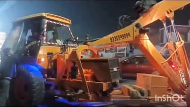 रायबरेली: त्रिपुला चौराहे के पास तेज रफ्तार अनियंत्रित ट्रक हाईवे किनारे नाले में घुसा, दो लोग हुए घायल