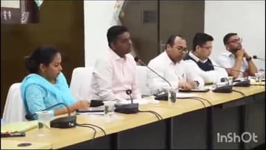 जगदलपुर: जिला कार्यालय की बैठक में कलेक्टर ने धान खरीदी केंद्रों में बारदाना की उपलब्धता सुनिश्चित करने के दिए निर्देश