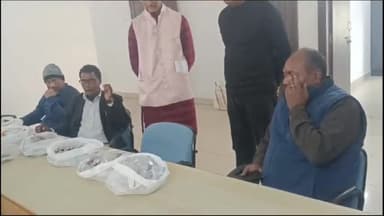 हज़ारीबाग: आरटीआई एक्टिविस्ट 27 हजार के सिक्के लेकर पहुंचे, विभाग ने कहा - 18 हजार से अधिक पन्ने हैं, 36 हजार रुपये लगेंगे