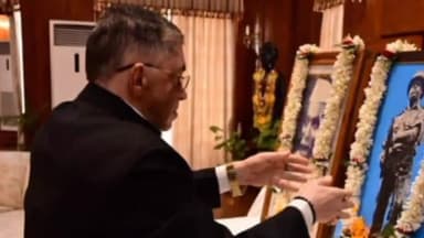 कांके: राजभवन में राज्यपाल ने डॉ. राजेन्द्र प्रसाद की जयंती और परमवीर अल्बर्ट एक्का की पुण्यतिथि पर श्रद्धांजलि दी