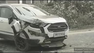 सिंघिया: कोल्हुआघाट के पास कार और ट्रेक्टर की टक्कर, दोनों चालक घायल, पुलिस जांच कर रही है