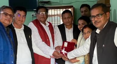 जगदीशपुर: जगदीशपुर विधायक ने बबली राज को जज बनने पर श्रीपुर पहुंचकर किया सम्मानित