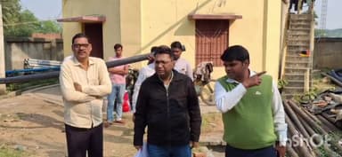 बौंसी: बौसी बाजार के पास सुखनिया जलापूर्ति योजना की समस्या का समाधान निकालने के लिए पीएचईडी विभाग की टीम ने किया स्थल निरीक्षण