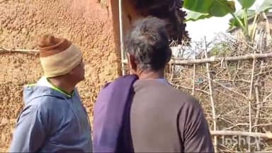 ब्यौहारी: मऊ गांव के टिकुरी टोला में जमीन को लेकर दो भाइयों के बीच हुआ विवाद, दोनों को थाने लेकर गई पुलिस