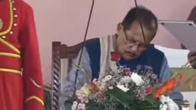 कांके: राजभवन में हेमंत सोरेन मंत्रिमंडल का शपथ ग्रहण समारोह हुआ आयोजित, राज्यपाल ने सभी को दिलाई शपथ