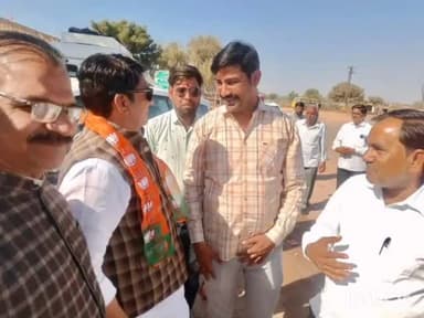 जायल: छोटी खाटू पहुंचे कैबिनेट मंत्री अविनाश गहलोत, स्थानीय लोगों ने किया स्वागत